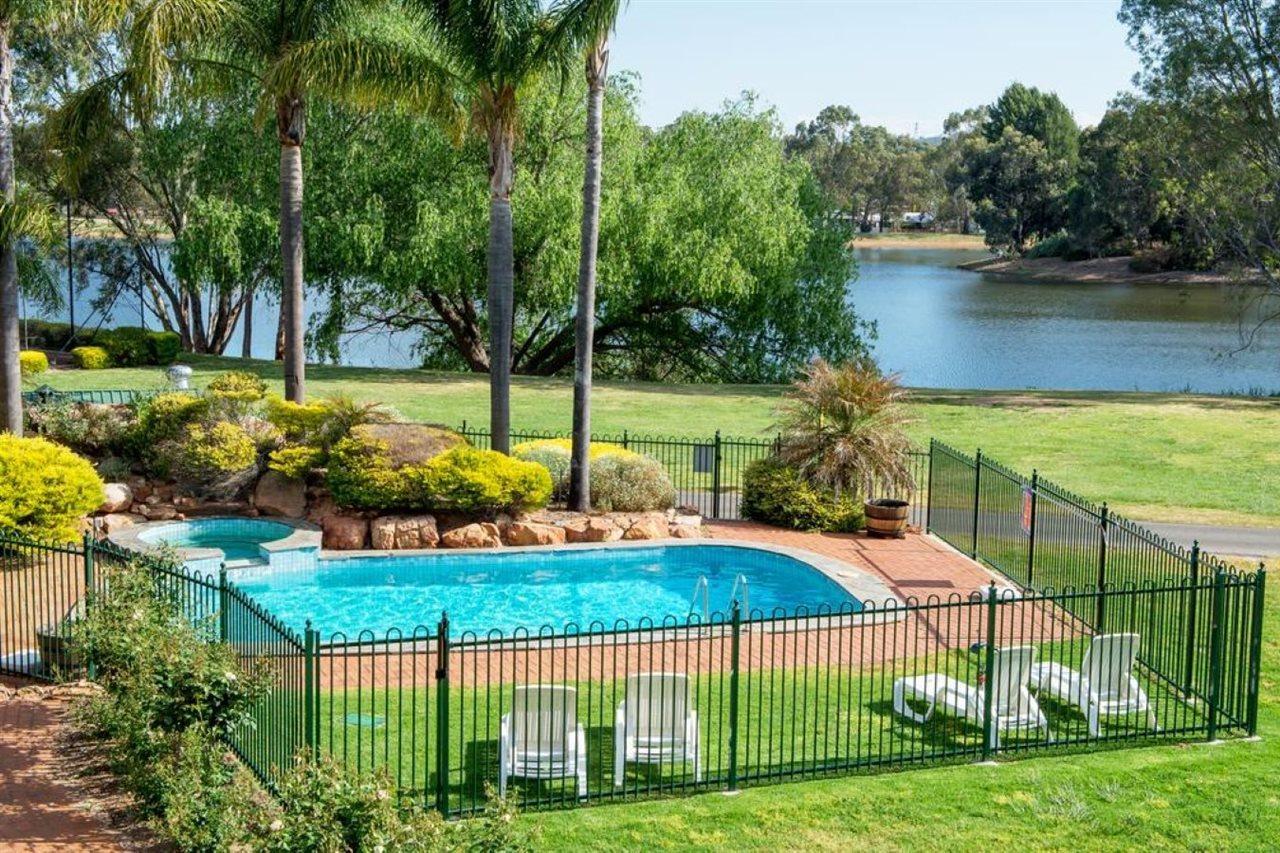 Hotel Clare Country Club Exterior foto